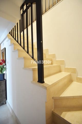 2 bedroom Penthouse for holiday rental in San Pedro de Alcantara, Marbella with pool garage - € 1,000 (Ref: 9432606)