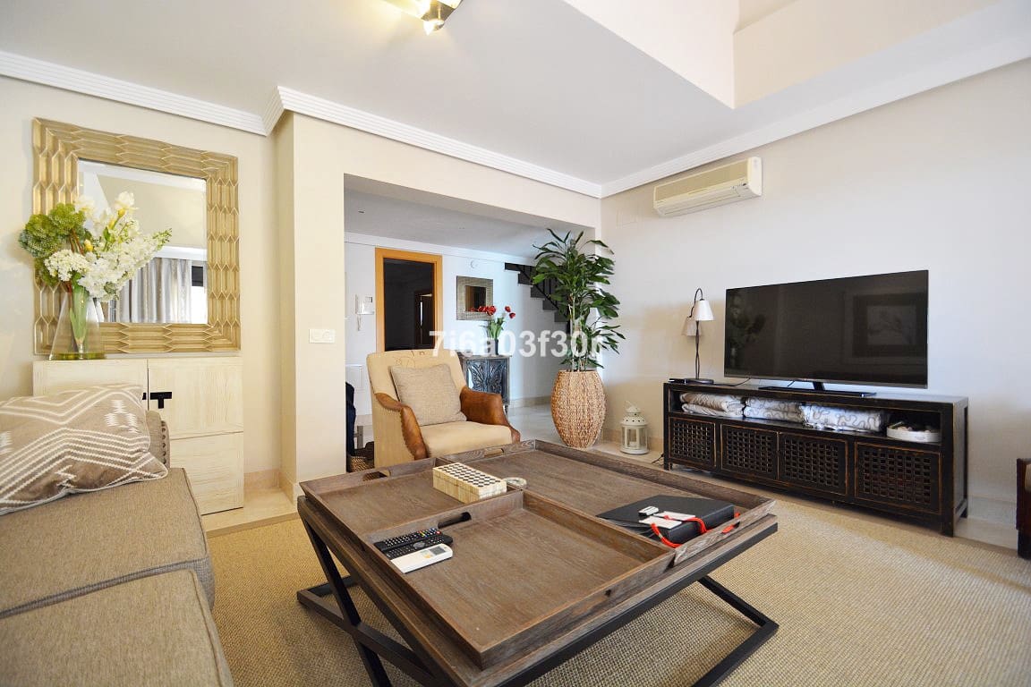 2 soverom Penthouse til salgs i San Pedro de Alcantara med svømmebasseng garasje - € 1 000 (Ref: 9432606)