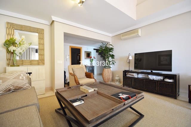 2 bedroom Penthouse for holiday rental in San Pedro de Alcantara, Marbella with pool garage - € 1,000 (Ref: 9432606)