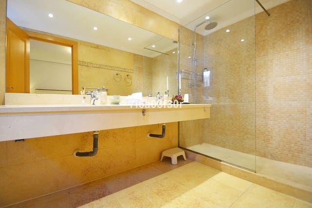 2 bedroom Penthouse for holiday rental in San Pedro de Alcantara, Marbella with pool garage - € 1,000 (Ref: 9432606)