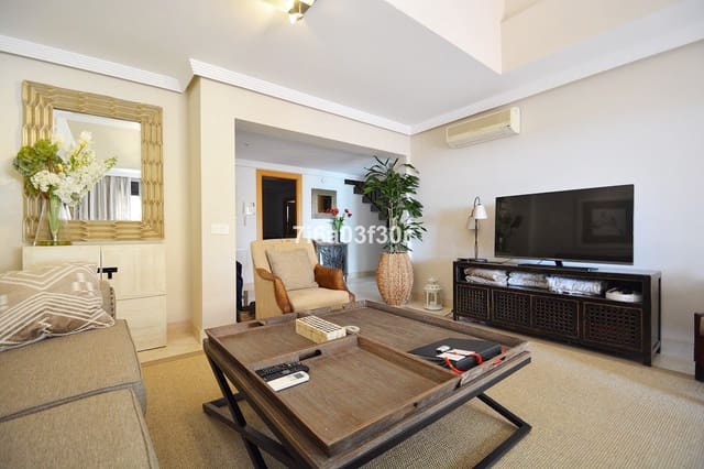 2 bedroom Penthouse for holiday rental in San Pedro de Alcantara, Marbella with pool garage - € 1,000 (Ref: 9432606)