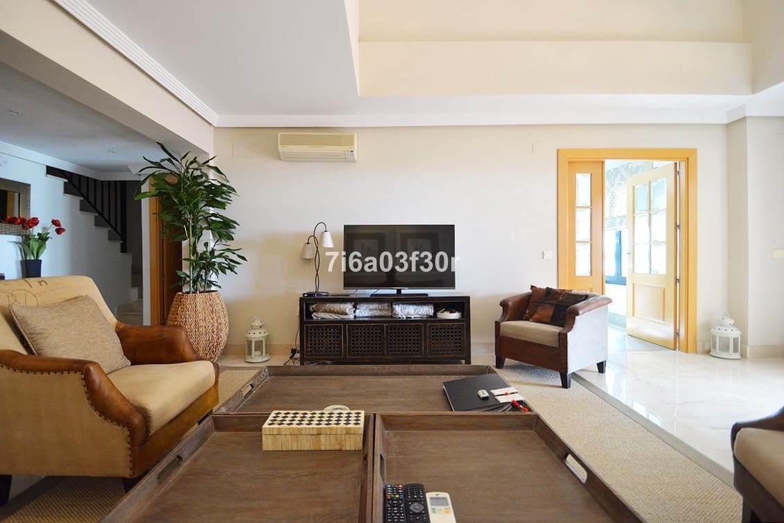 2 sypialnia Penthouse na kwatery wakacyjne w San Pedro de Alcantara z basenem garażem - 1 000 € (Ref: 9432606)