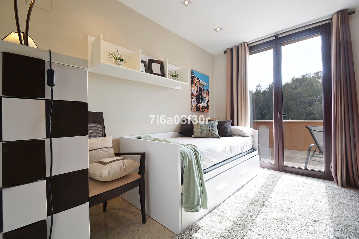 3 soveværelse Penthouse til leje i San Pedro de Alcantara med swimmingpool garage - € 4.500 (Ref: 9438080)