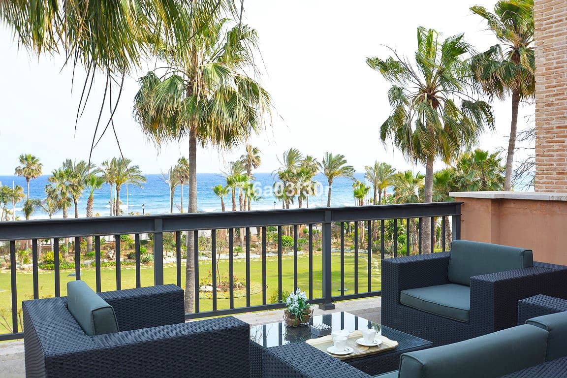 3 soveværelse Penthouse til leje i San Pedro de Alcantara med swimmingpool garage - € 4.500 (Ref: 9438080)