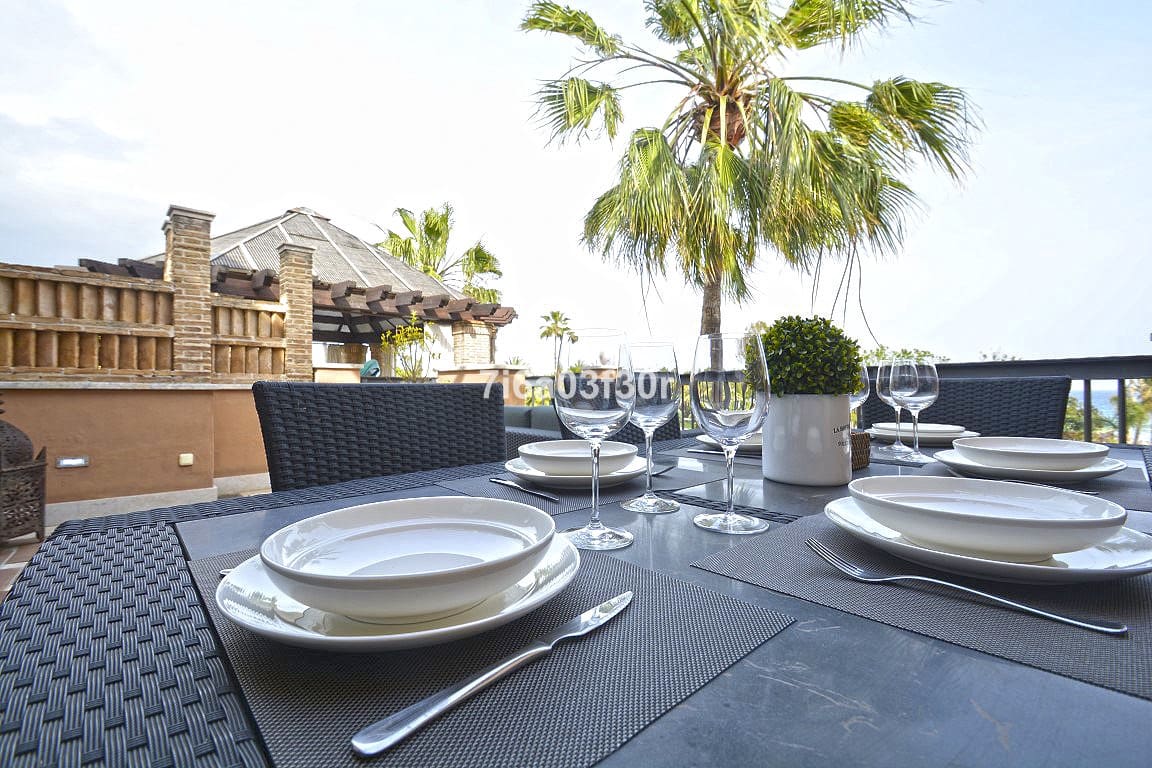 3 soveværelse Penthouse til leje i San Pedro de Alcantara med swimmingpool garage - € 4.500 (Ref: 9438080)