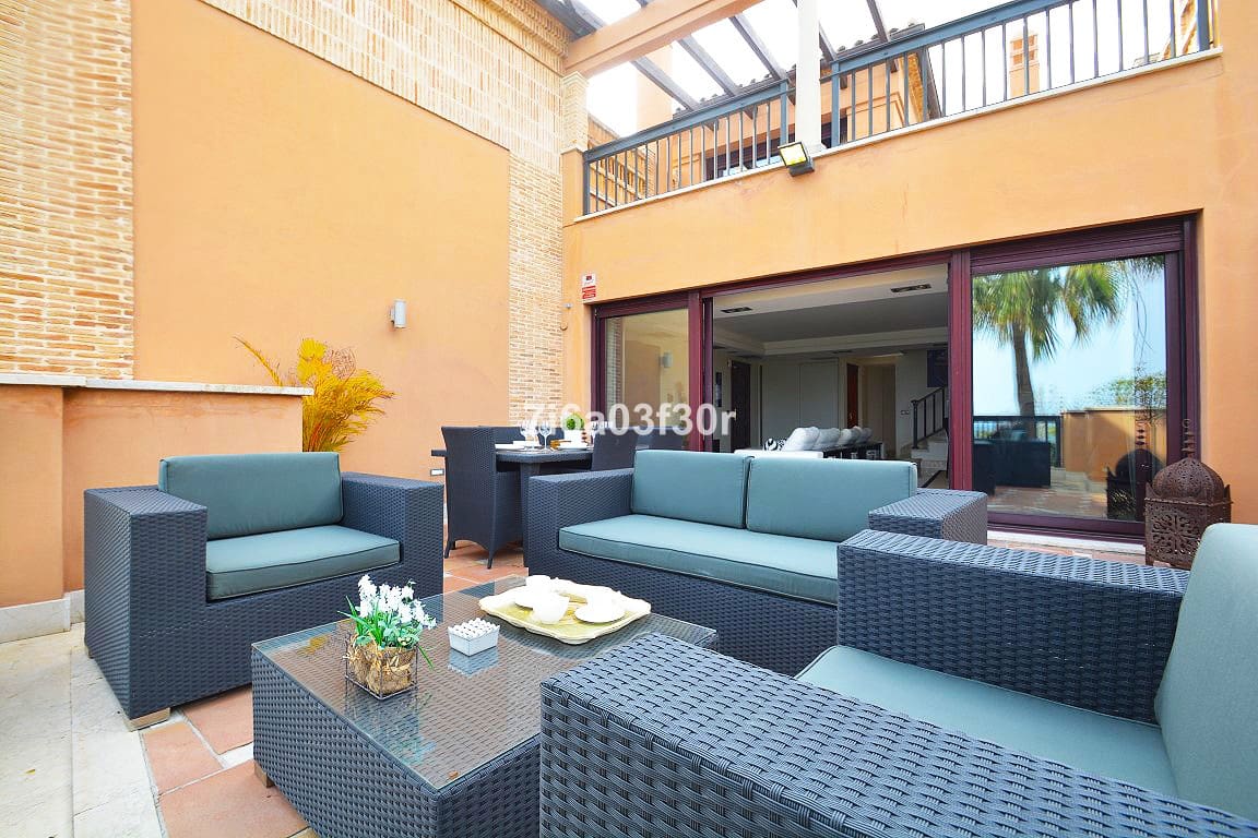 3 soveværelse Penthouse til leje i San Pedro de Alcantara med swimmingpool garage - € 4.500 (Ref: 9438080)