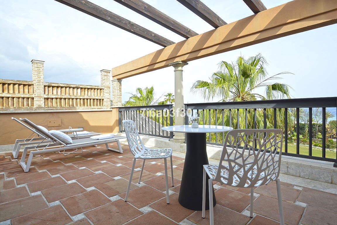 3 soveværelse Penthouse til leje i San Pedro de Alcantara med swimmingpool garage - € 4.500 (Ref: 9438080)