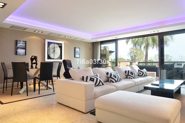 3 quarto Penthouse para arrendar em San Pedro de Alcantara, Marbella com piscina garagem - 4 500 € (Ref: 9438080)