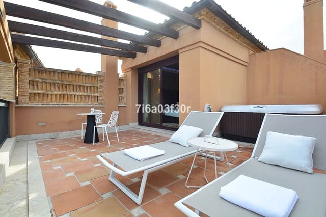 3 quarto Penthouse para arrendar em San Pedro de Alcantara, Marbella com piscina garagem - 4 500 € (Ref: 9438080)