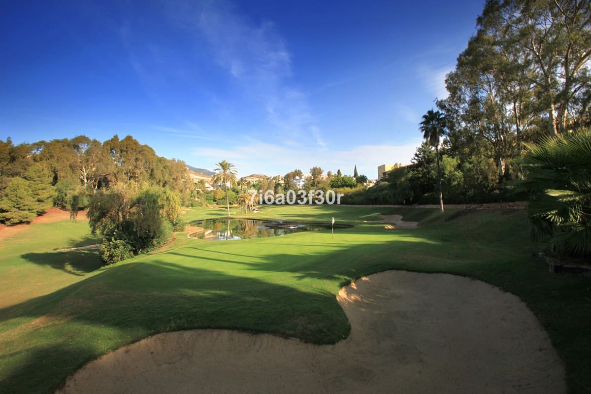 3 bedroom Penthouse for rent in San Pedro de Alcantara with pool garage - € 4,500 (Ref: 9438080)