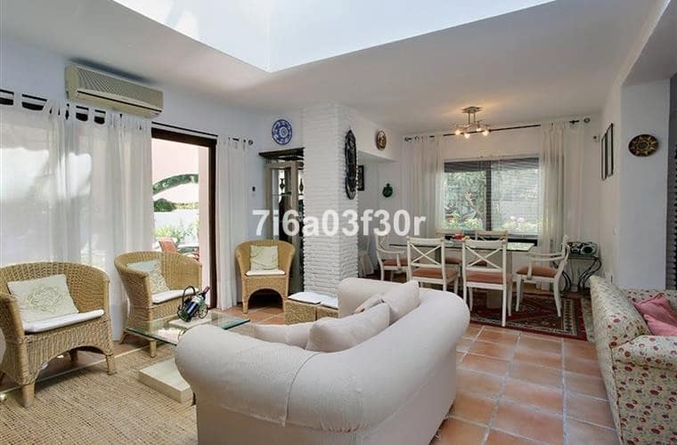 5 bedroom Villa for holiday rental in San Pedro de Alcantara with pool garage - € 2,160 (Ref: 9492706)