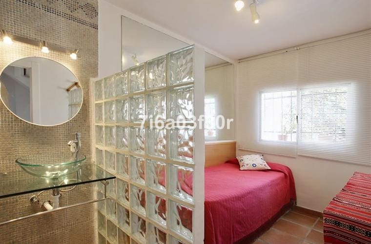 5 bedroom Villa for holiday rental in San Pedro de Alcantara with pool garage - € 2,160 (Ref: 9492706)