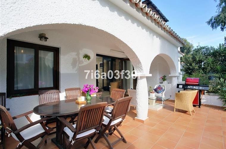 5 bedroom Villa for holiday rental in San Pedro de Alcantara with pool garage - € 2,160 (Ref: 9492706)