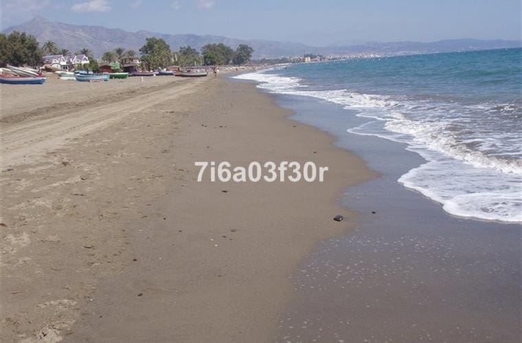   5 soveværelse   ferieVilla i San Pedro de Alcantara   med   swimmingpool  garage  - € 3.800 (Ref: 9492706)