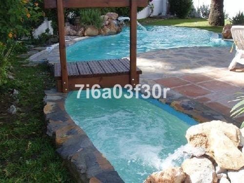   5 soveværelse   ferieVilla i San Pedro de Alcantara   med   swimmingpool  garage  - € 3.800 (Ref: 9492706)