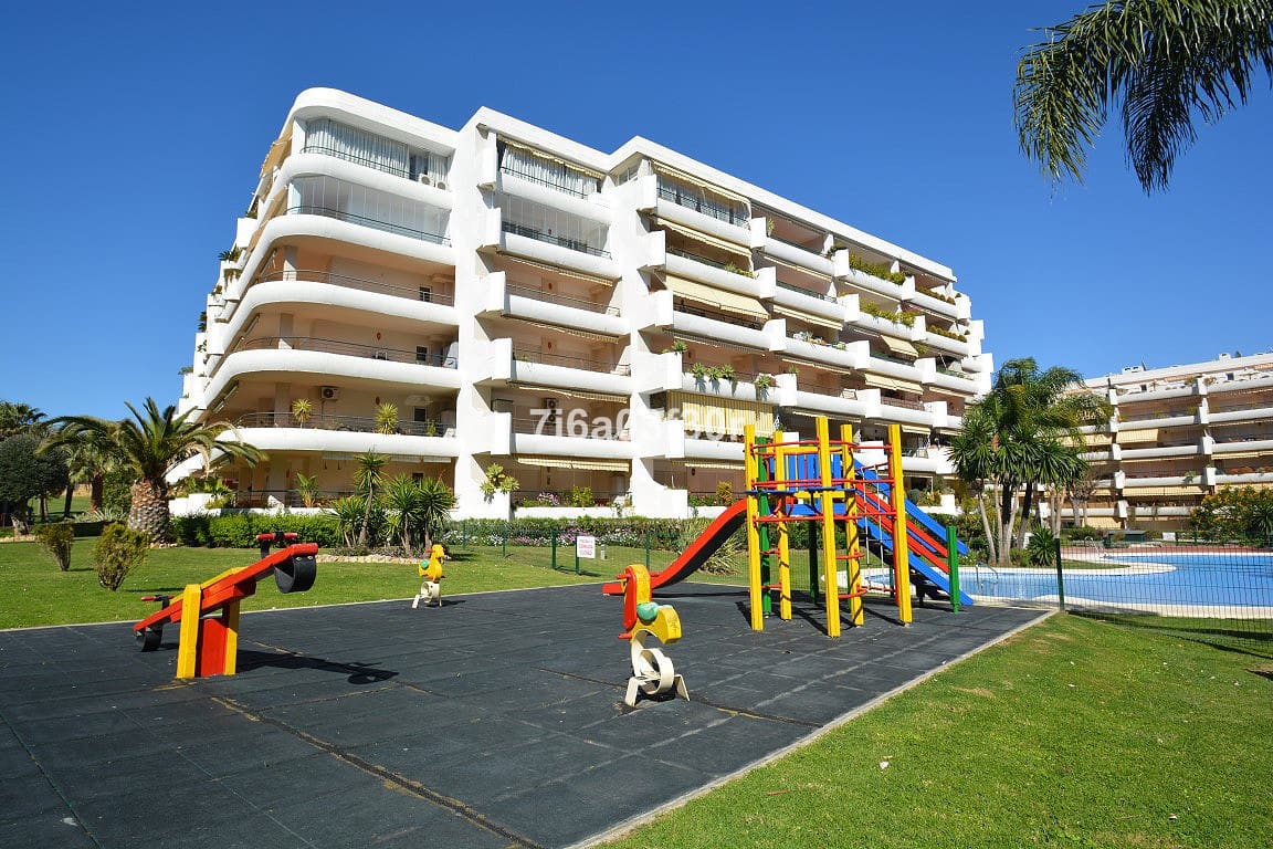 2 soveværelse Lejlighed til leje i Guadalmina med swimmingpool garage - € 1.700 (Ref: 9495590)