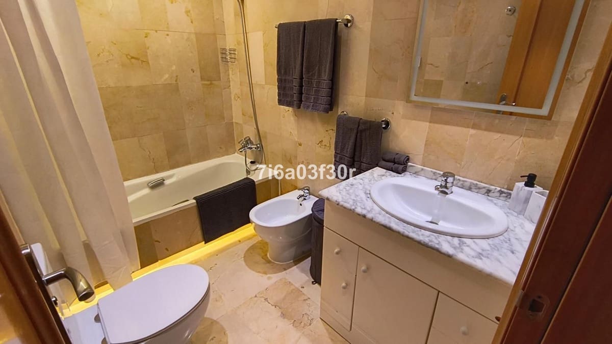 2 soveværelse Lejlighed til leje i Guadalmina med swimmingpool garage - € 1.700 (Ref: 9495590)