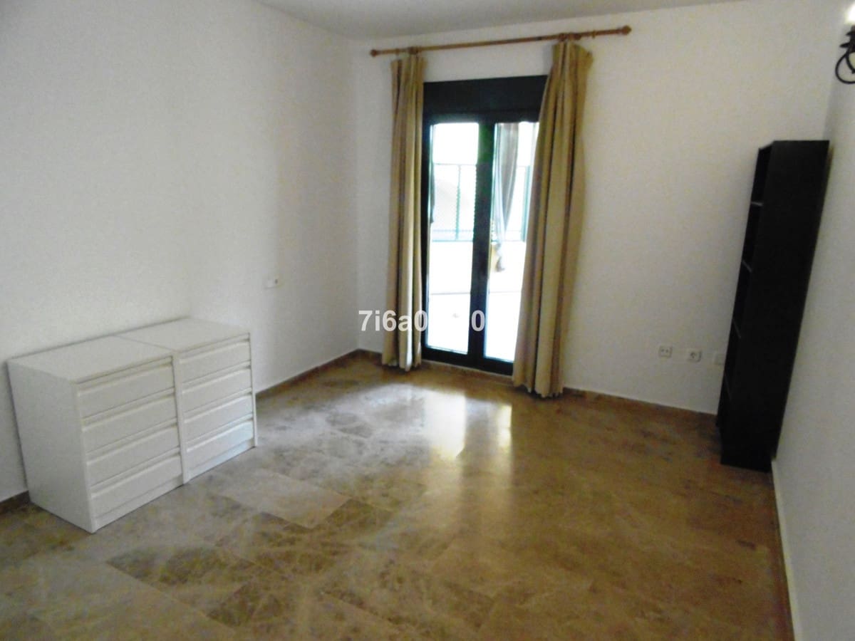 2 soveværelse Lejlighed til leje i San Pedro de Alcantara med swimmingpool garage - € 1.100 (Ref: 9500160)