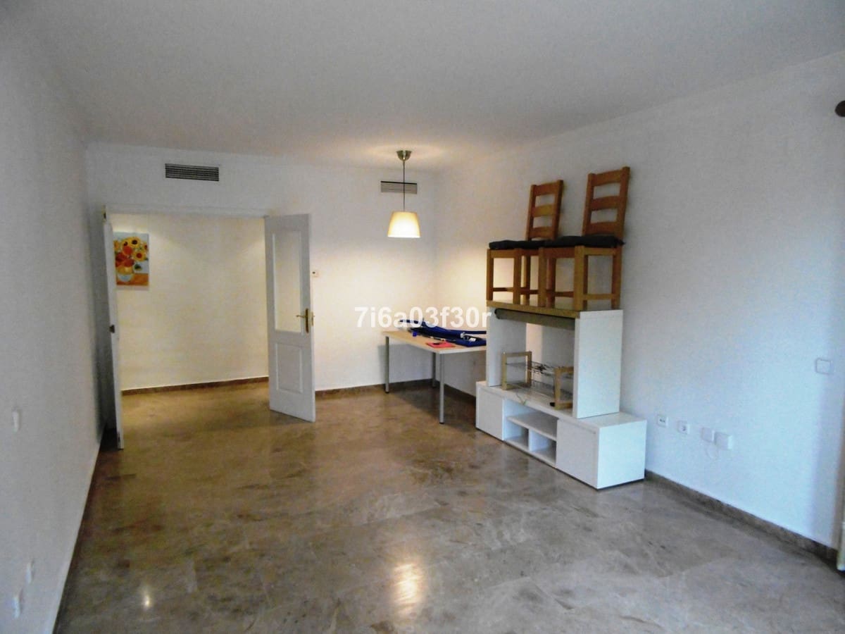 2 soveværelse Lejlighed til leje i San Pedro de Alcantara med swimmingpool garage - € 1.100 (Ref: 9500160)