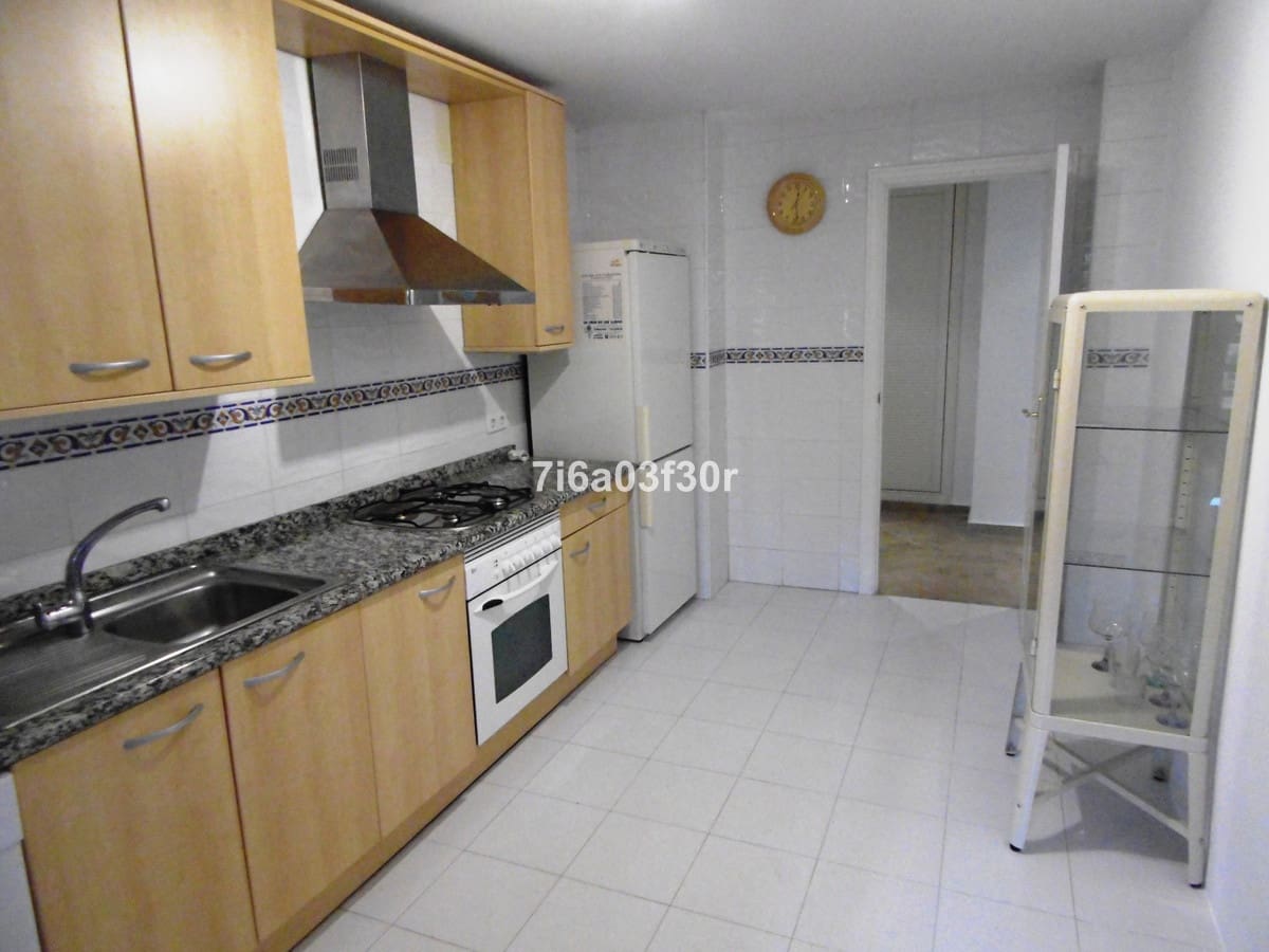 2 soveværelse Lejlighed til leje i San Pedro de Alcantara med swimmingpool garage - € 1.100 (Ref: 9500160)