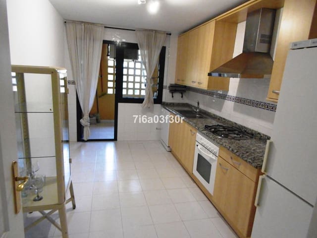 2 makuuhuone Huoneisto vuokrattavana paikassa San Pedro de Alcantara, Marbella mukana uima-altaan 
autotalli - 1 100 € (Ref: 9500160)