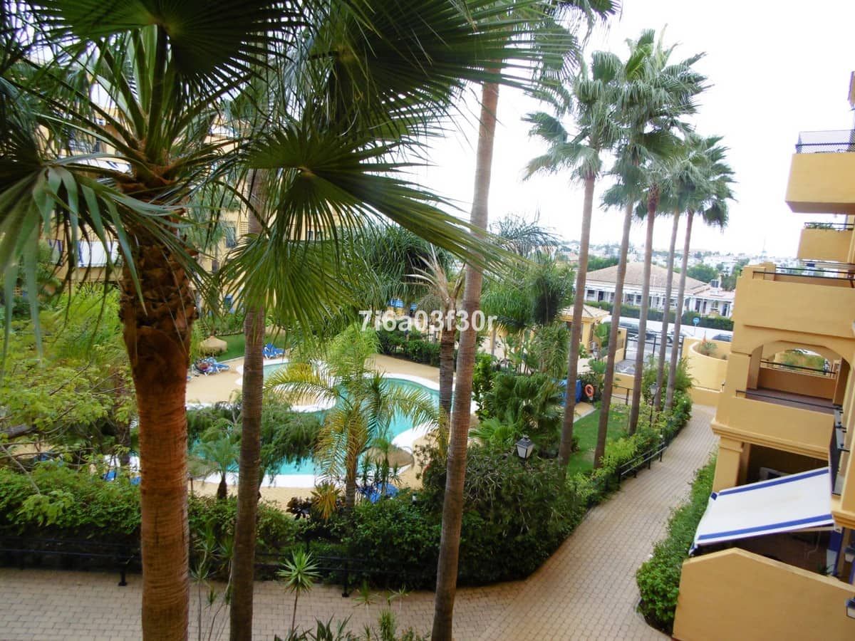 2 soveværelse Lejlighed til leje i San Pedro de Alcantara med swimmingpool garage - € 1.100 (Ref: 9500160)