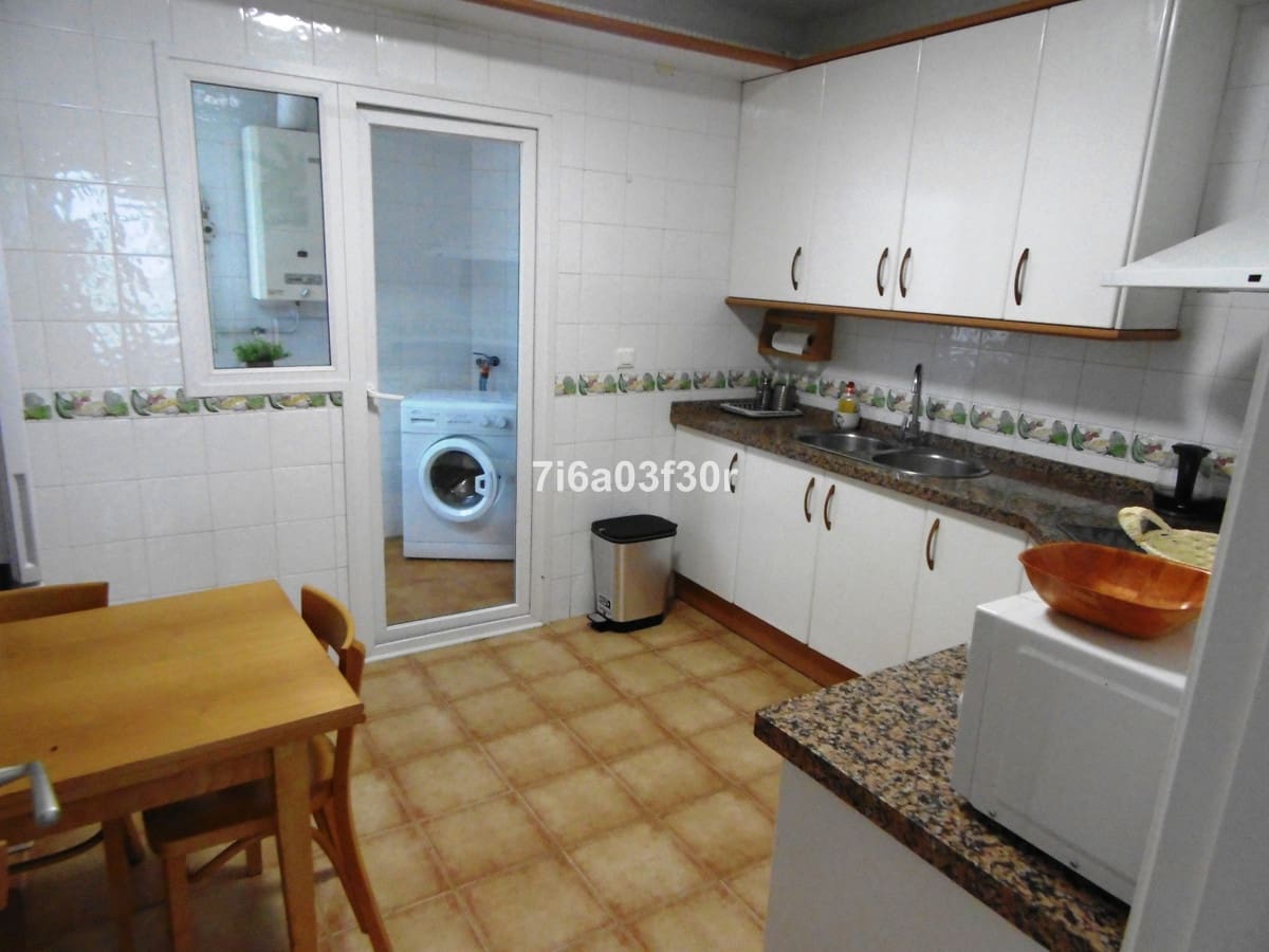 2 makuuhuone Huoneisto vuokrattavana paikassa San Pedro de Alcantara mukana uima-altaan 
autotalli - 1 400 € (Ref: 9504694)