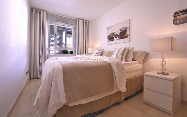 2 soverom Penthouse til salgs i San Pedro de Alcantara, Marbella med svømmebasseng garasje - € 1 500 (Ref: 9510293)