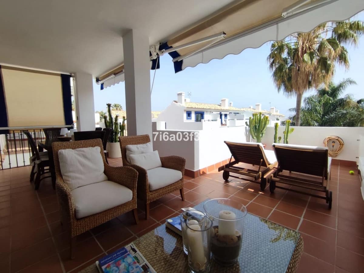 3 makuuhuone Kattohuoneisto lomavuokrausta paikassa San Pedro de Alcantara mukana uima-altaan 
autotalli - 2 000 € (Ref: 9603524)