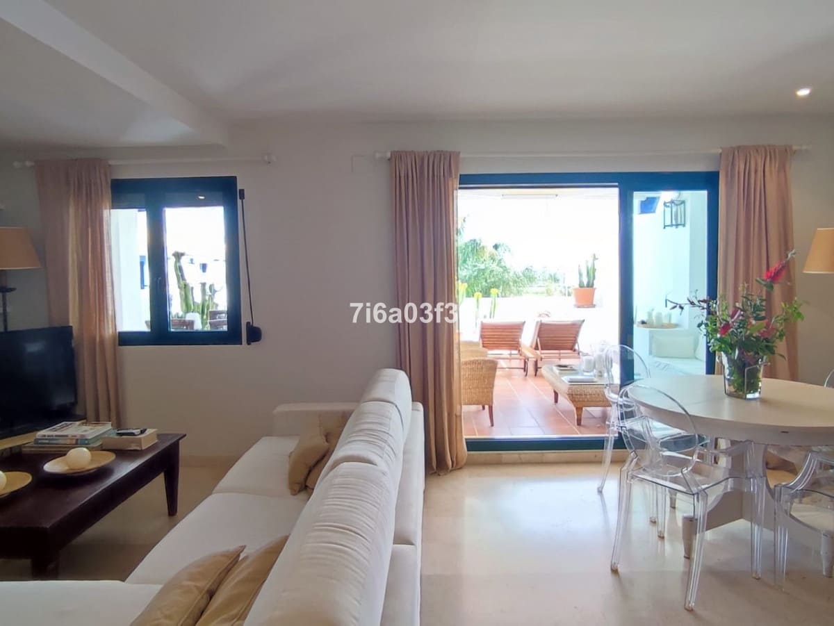 3 makuuhuone Kattohuoneisto lomavuokrausta paikassa San Pedro de Alcantara mukana uima-altaan 
autotalli - 2 000 € (Ref: 9603524)