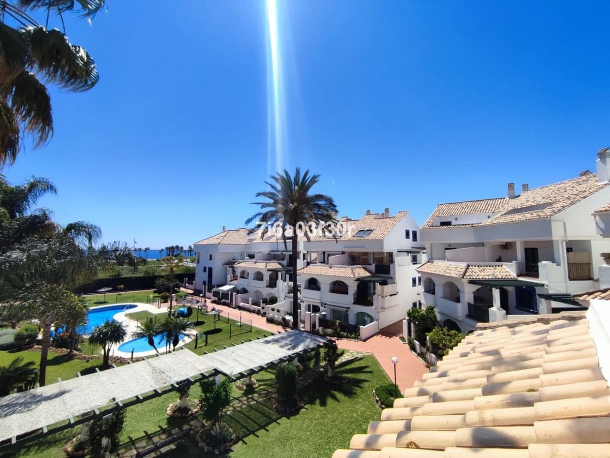 Ático de 3 habitaciones en San Pedro de Alcantara en alquiler con piscina garaje - 2.200 € (Ref: 9610225)