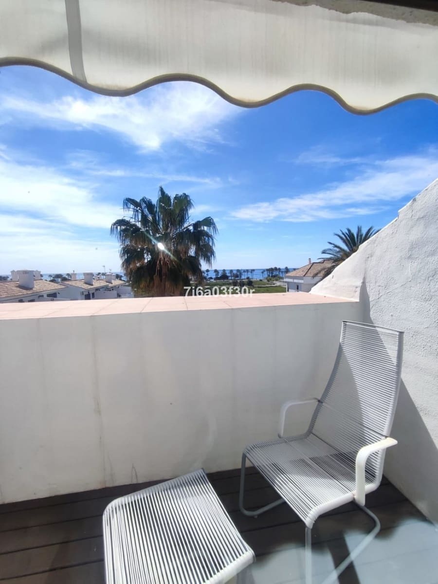 Ático de 3 habitaciones en San Pedro de Alcantara en alquiler con piscina garaje - 2.200 € (Ref: 9610225)