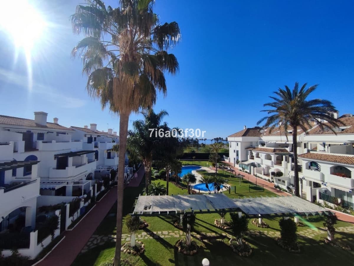 Ático de 3 habitaciones en San Pedro de Alcantara en alquiler con piscina garaje - 2.200 € (Ref: 9610225)