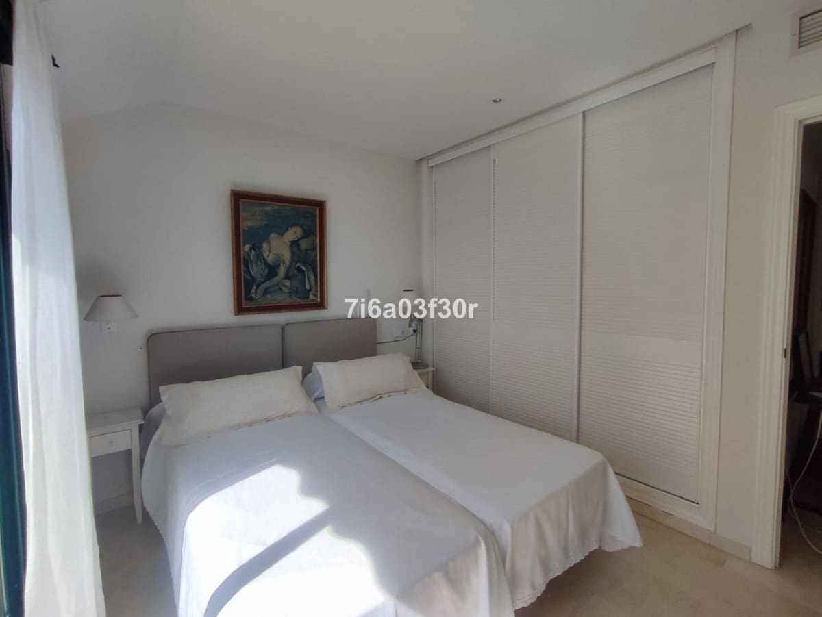 3 sypialnia Penthouse do wynajęcia w San Pedro de Alcantara z basenem garażem - 2 400 € (Ref: 9610225)