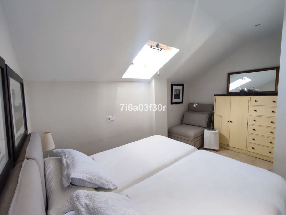 3 sypialnia Penthouse do wynajęcia w San Pedro de Alcantara z basenem garażem - 2 400 € (Ref: 9610225)