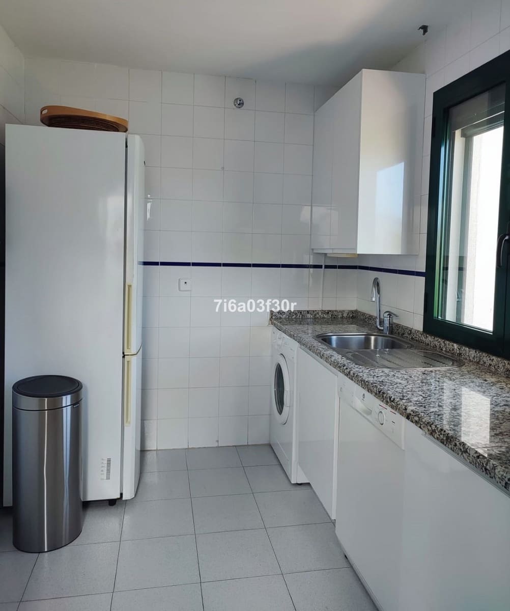 3 sypialnia Penthouse do wynajęcia w San Pedro de Alcantara z basenem garażem - 2 400 € (Ref: 9610225)