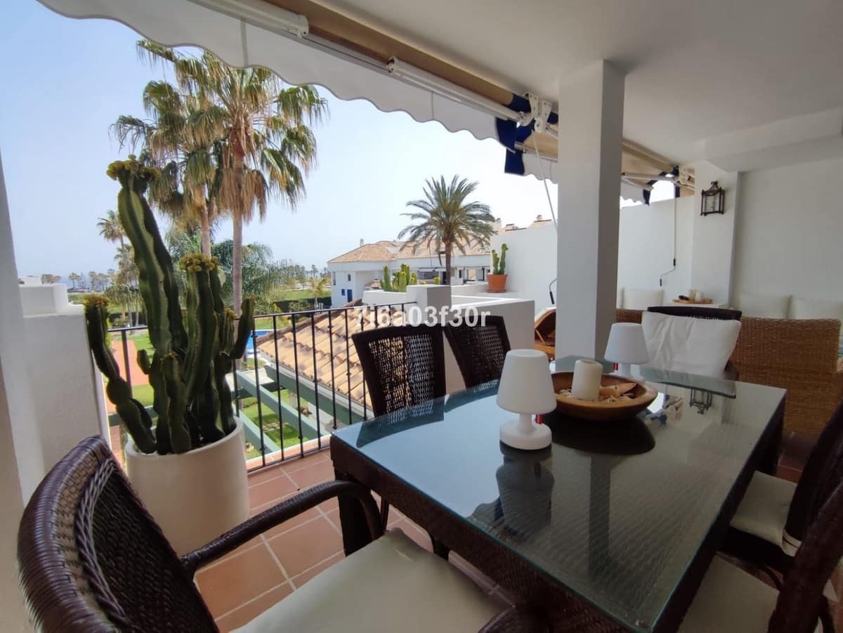 3 sypialnia Penthouse do wynajęcia w San Pedro de Alcantara z basenem garażem - 2 400 € (Ref: 9610225)