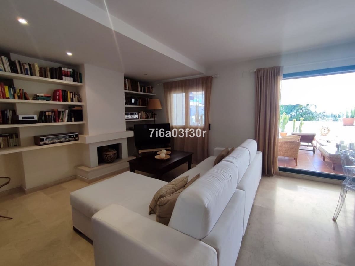 3 sypialnia Penthouse do wynajęcia w San Pedro de Alcantara z basenem garażem - 2 400 € (Ref: 9610225)