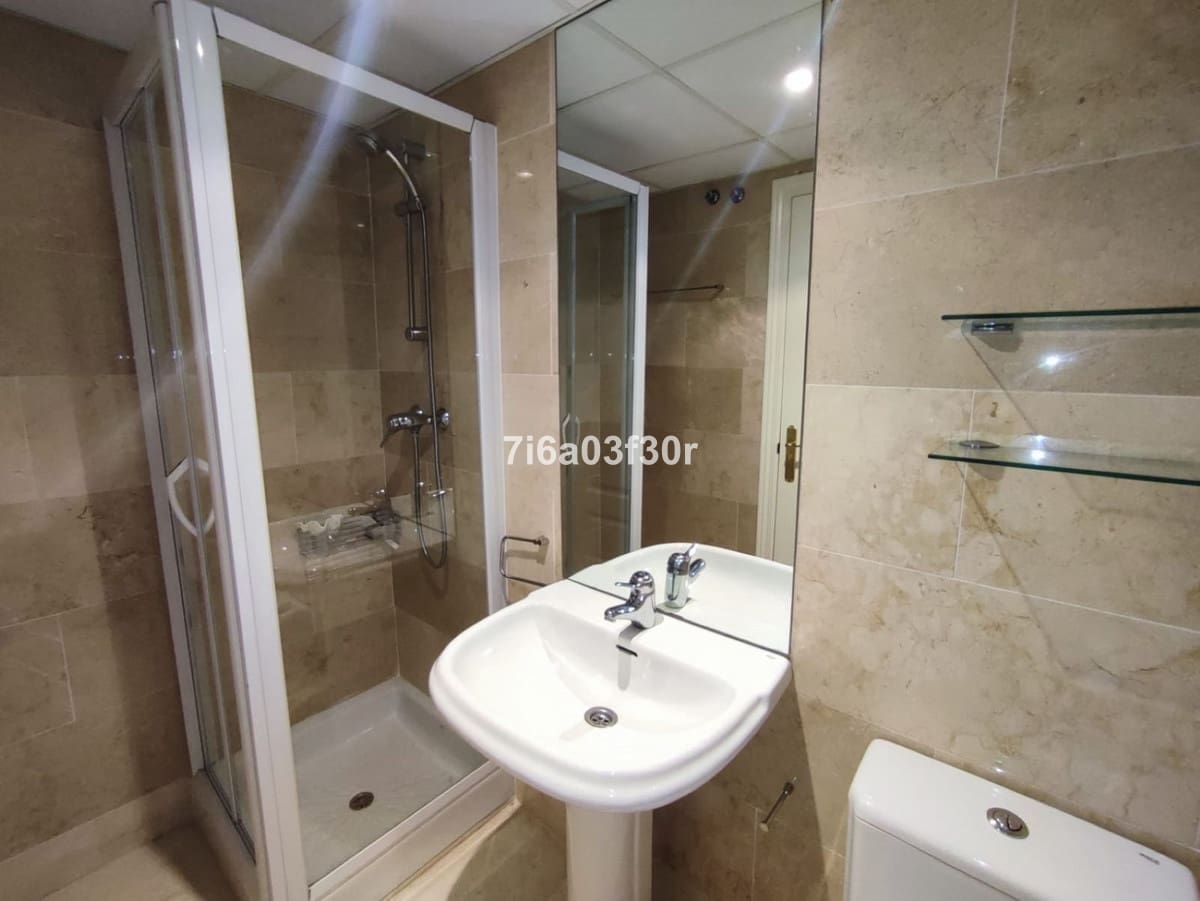3 sypialnia Penthouse do wynajęcia w San Pedro de Alcantara z basenem garażem - 2 400 € (Ref: 9610225)