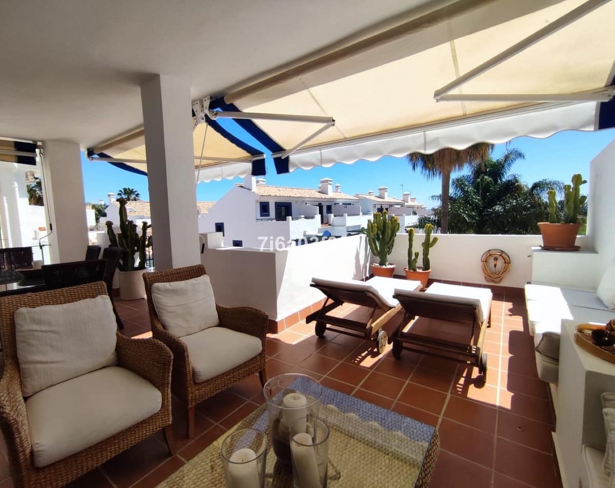 3 sypialnia Penthouse do wynajęcia w San Pedro de Alcantara z basenem garażem - 2 400 € (Ref: 9610225)
