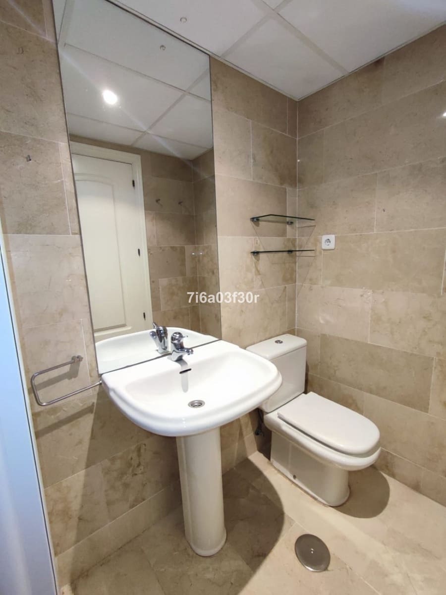 3 sypialnia Penthouse do wynajęcia w San Pedro de Alcantara z basenem garażem - 2 400 € (Ref: 9610225)