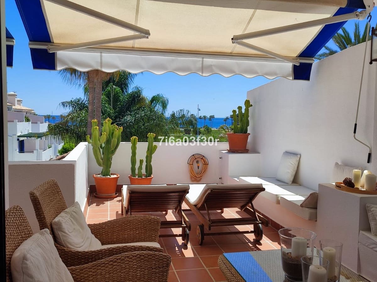 3 sypialnia Penthouse do wynajęcia w San Pedro de Alcantara z basenem garażem - 2 400 € (Ref: 9610225)