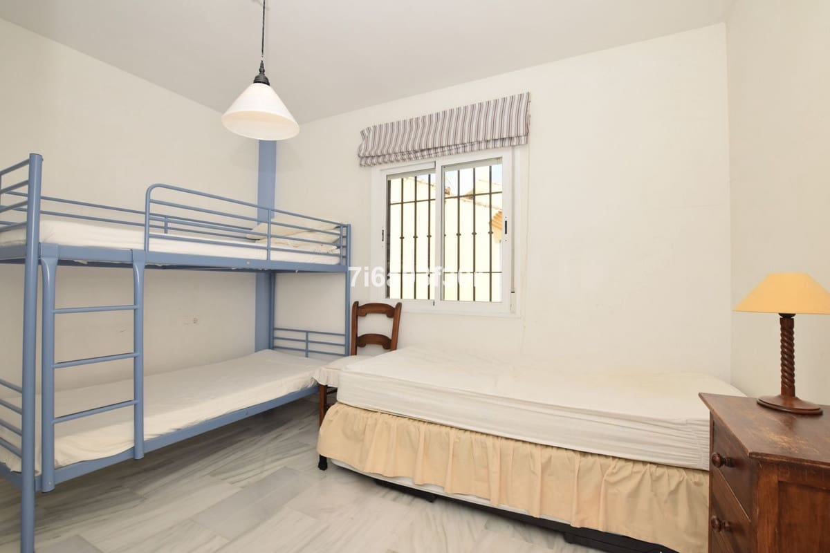 3 sypialnia Dom na sprzedaż w Puerto Banus z basenem garażem - 790 000 € (Ref: 9614111)