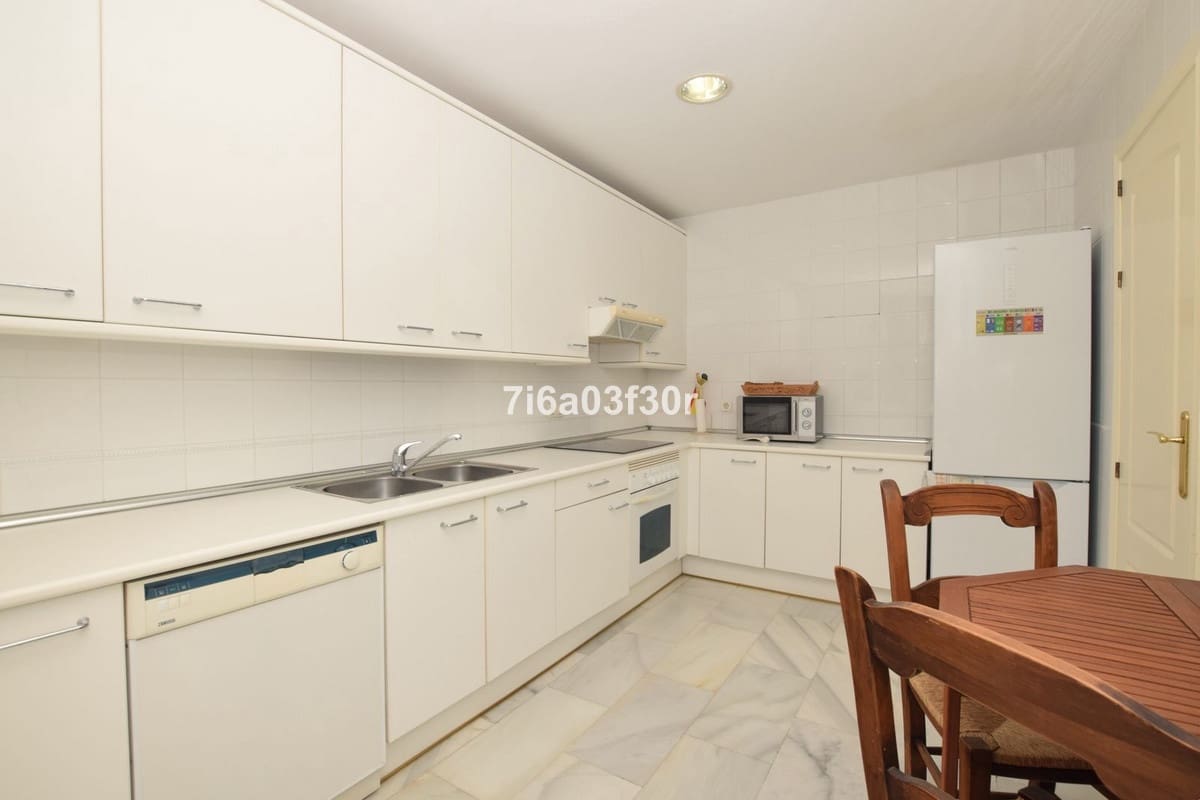 3 slaapkamer Huis te koop in Puerto Banus met zwembad garage - € 790.000 (Ref: 9614111)