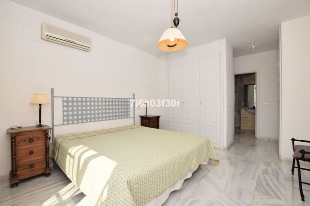 3 soverom Hus til salgs i San Pedro de Alcantara, Marbella med svømmebasseng garasje - € 790 000 (Ref: 9614111)