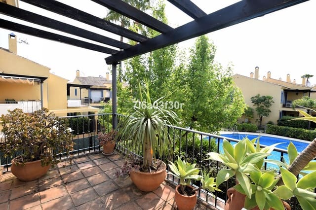 3 soverom Hus til salgs i San Pedro de Alcantara, Marbella med svømmebasseng garasje - € 790 000 (Ref: 9614111)