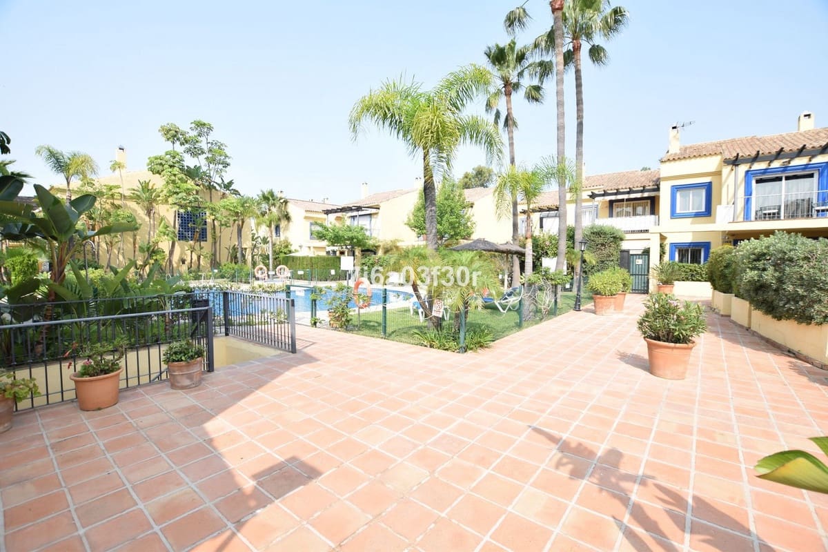 3 chambre Maison de Ville à vendre à San Pedro de Alcantara avec piscine garage - 790 000 € (Ref: 9614111)