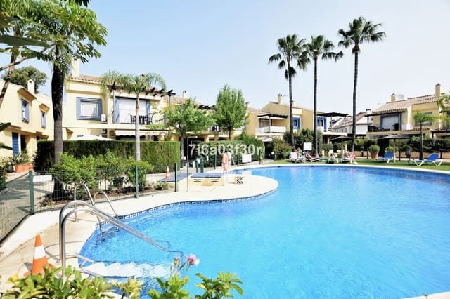 3 soverom Hus til salgs i San Pedro de Alcantara, Marbella med svømmebasseng garasje - € 790 000 (Ref: 9614111)