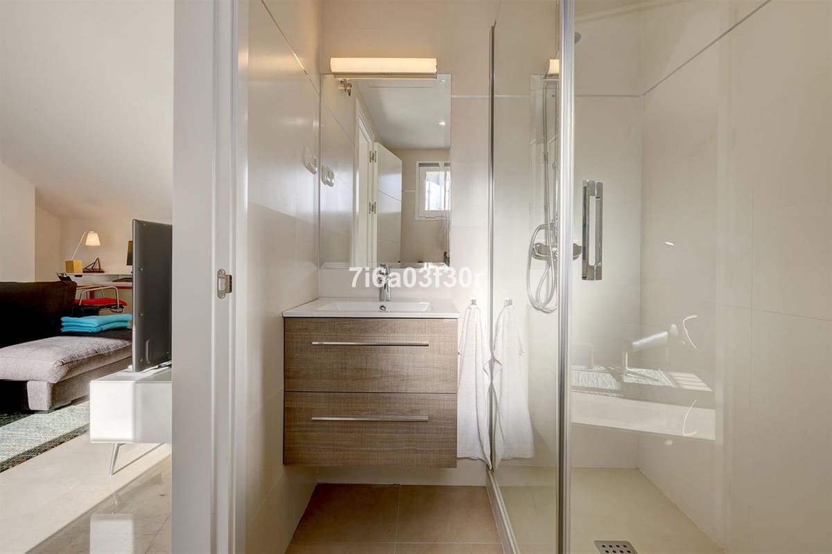 4 bedroom Townhouse for sale in San Pedro de Alcantara with pool garage - € 1,475,000 (Ref: 9614112)