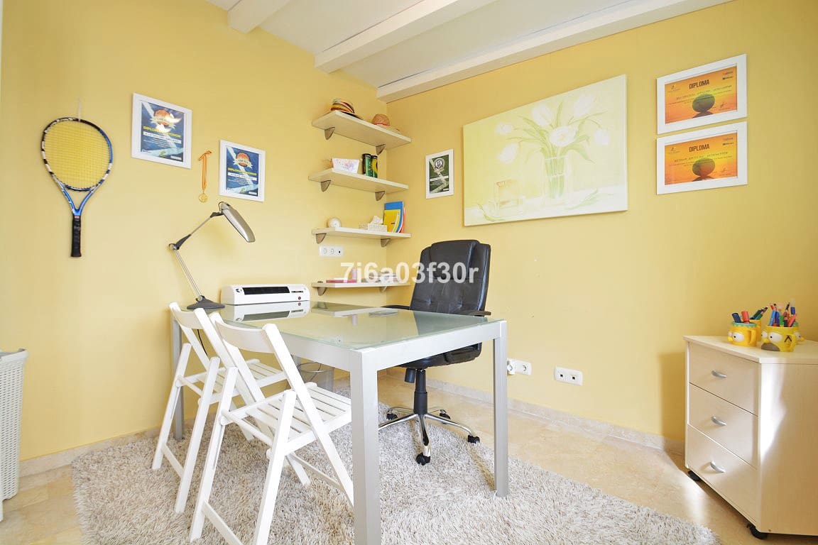 4 quarto Casa em Banda para arrendar em San Pedro de Alcantara com piscina garagem - 2 200 € (Ref: 9626649)
